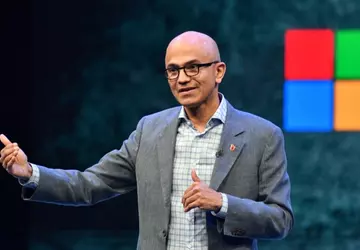 Szef Microsoftu broni inwestycji w OpenAI ...