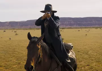 Kevin Costner na fotelu reżysera i ...