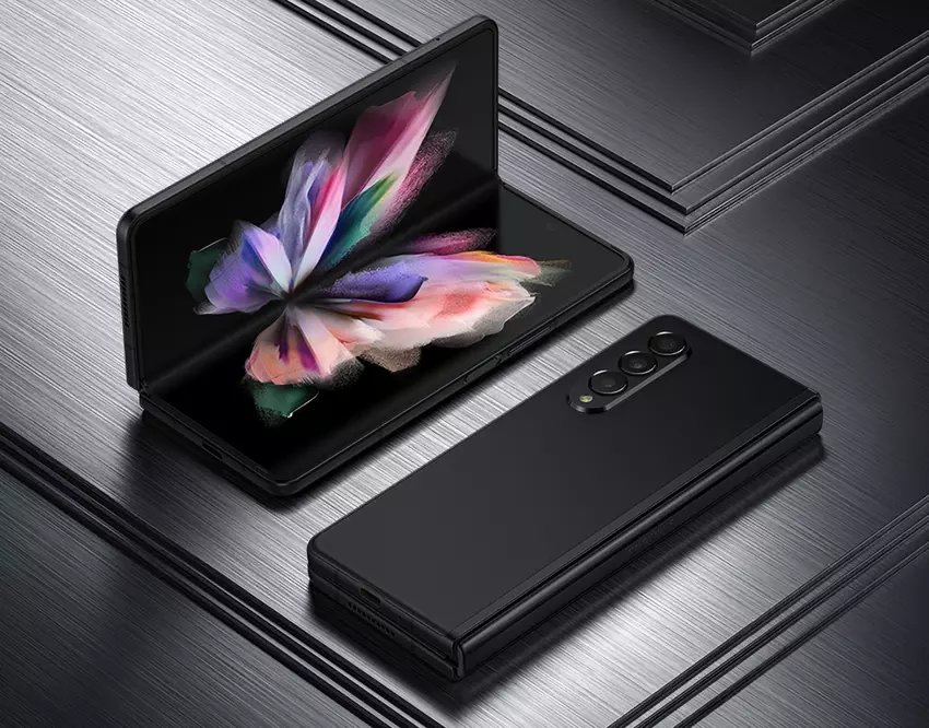 W sieci pojawiły się pierwsze szczegóły dotyczące Samsunga Galaxy Z Fold 4: aparat taki jak Galaxy S22, ulepszony zawias i niższa cena