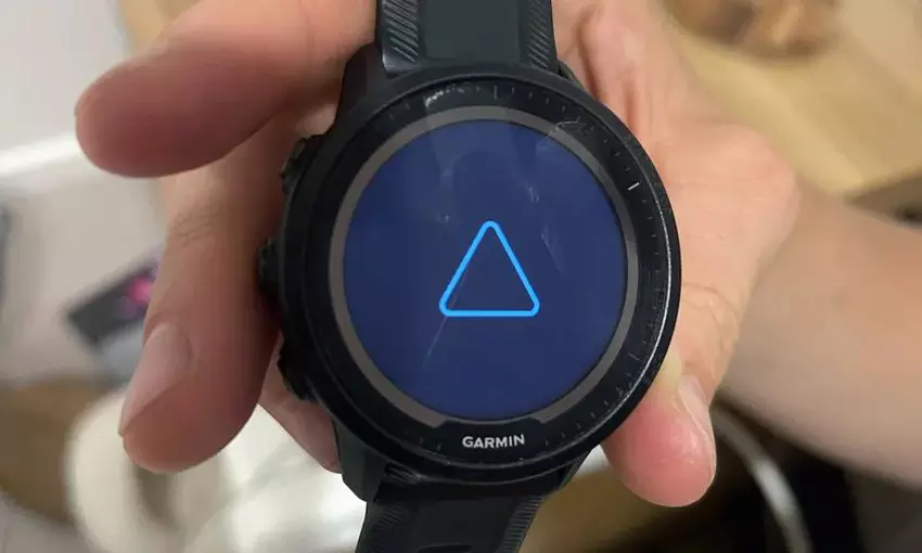 Garmin naprawia błąd, który powodował zawieszanie się zegarków na "niebieskim trójkącie" po aktualizacji