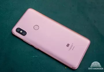 Sieć ma zdjęcia "na żywo" smartfona ...