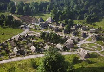 Twórcy strategii The harsh medieval unvarnished: ...