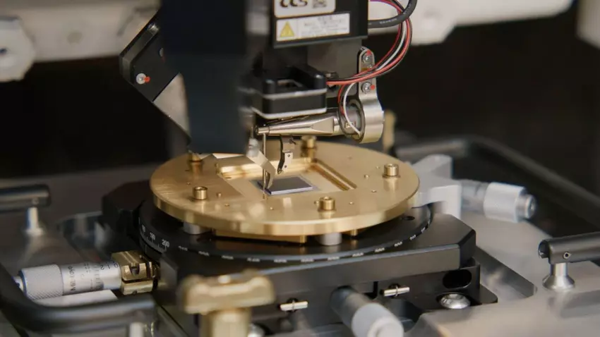 Amazon ogłosił Ocelot, nowy procesor firmy do obliczeń kwantowych