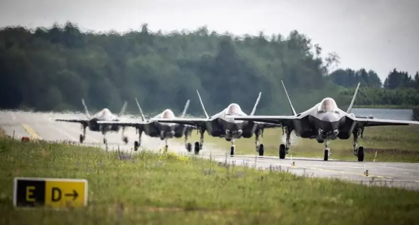 Rumunia kupi 32 myśliwce piątej generacji F-35 Lightning II za 6,5 mld USD, ale rozpoczęcie dostaw potrwa prawie 10 lat.