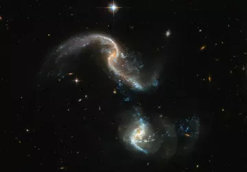 Telescope „Hubble” zdobyty dwa kolidujących galaktyk