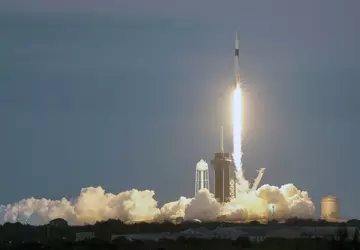 SpaceX uruchamia satelity komunikacyjne OneWeb mimo ...