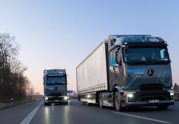 Mercedes-Benz Trucks testuje ładowanie megawatowe na ...