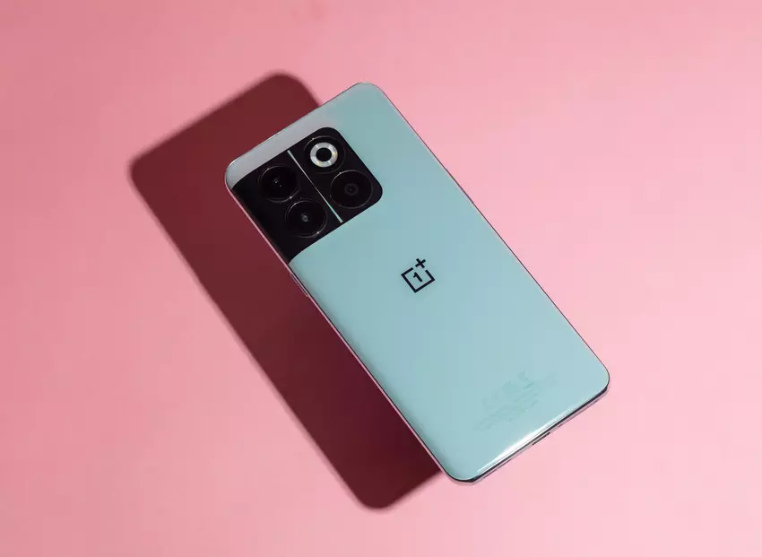 OnePlus 10T jest dostępny na Amazon z rabatem w wysokości 234 euro