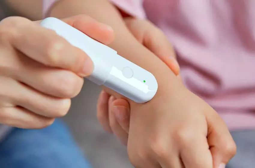 Xiaomi MiJia Moyu: gadżet, który łagodzi swędzenie po ukąszeniach komarów