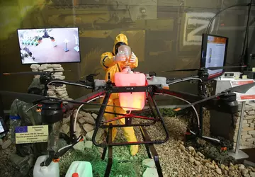 Rosjanie podają drona rolniczego DJI Agras ...