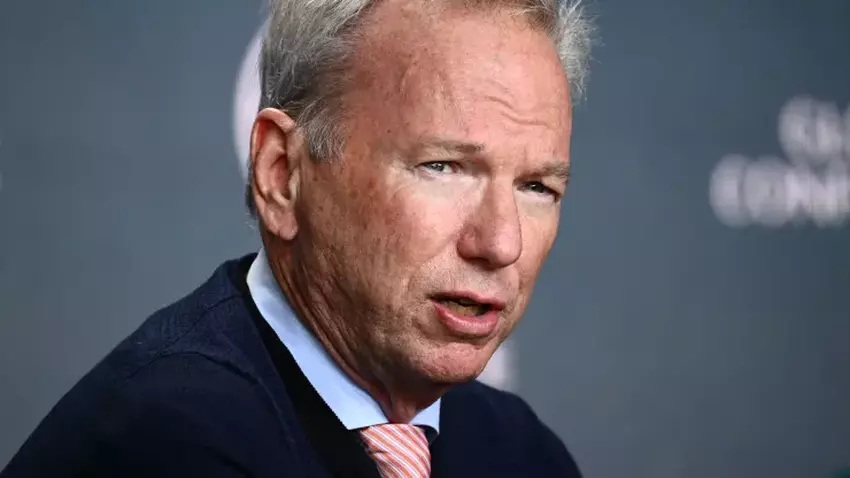 Wybory prezydenckie w USA zamienią się w bałagan z powodu sztucznej inteligencji i dezinformacji, mówi były dyrektor generalny Google Eric Schmidt