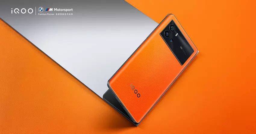 Snapdragon 8 Gen2, vivo V2 ISP, wyświetlacz Samsung AMOLED E6 LTPO i ładowanie 120W - specyfikacja iQOO 11 ujawniona.