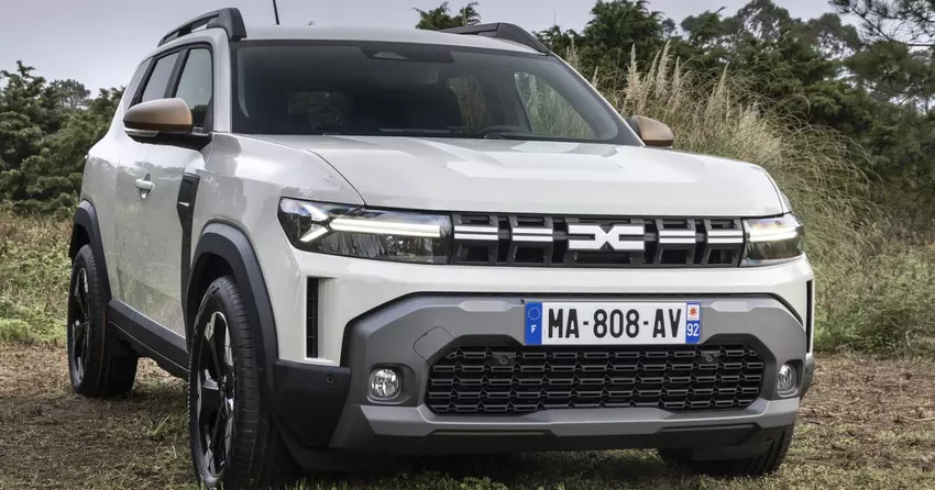 Plotki: Dacia Duster otrzyma 155-konny hybrydowy napęd oraz elektryczny napęd na cztery koła