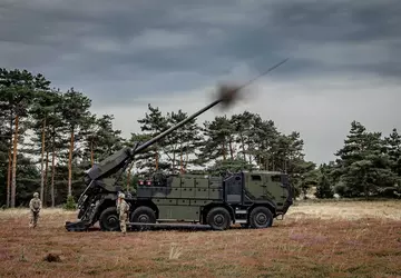 Francja ma wystarczającą ilość amunicji na ...