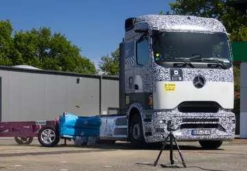 Akumulator Mercedes-Benz eActros 600 przetrwał silne ...