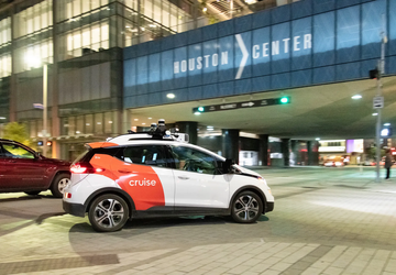 Cruise uruchomił płatną usługę robotaxi w ...