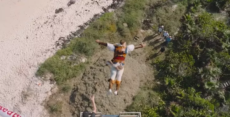 Red Bull bije rekord: Skok Wiary ...