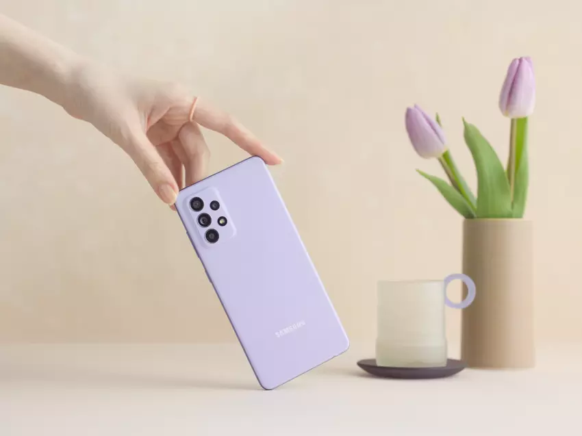 Samsung Galaxy A52s wypłynął na europejskiego sprzedawcy internetowego: wyciek ujawnia cenę, pamięć i kolory nowego elementu