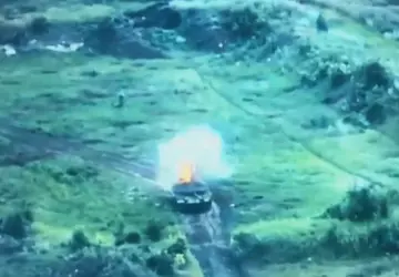 Ukraiński dron kamikadze precyzyjnym trafieniem spalił ...