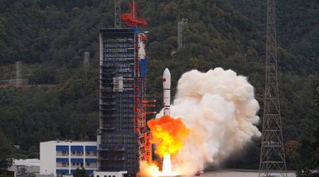 Chiny rozpoczęły budowę własnego odpowiednika Starlink - rakieta Long March 2D wyniosła na orbitę pierwszego satelitę internetowego Guowang