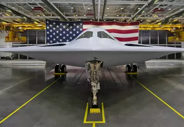 Bombowiec nuklearny B-21 Raider mógłby latać ...