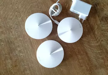 Przegląd TP-LINK Deco P7: przebijając ściany ...
