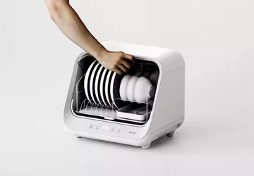 To domowe urządzenie sanitarne dezynfekuje naczynia ...