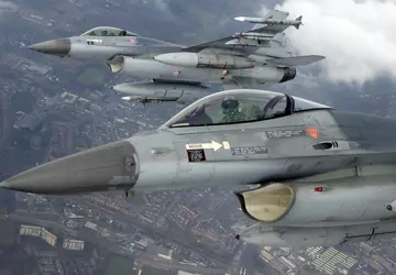 Belgijskie F-16 przylecą do Ukrainy rok ...