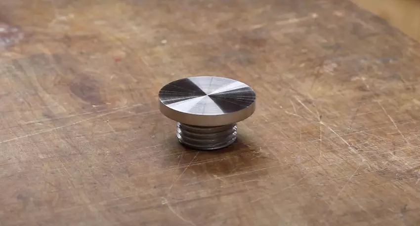 Wprowadzenie śrub z całkowicie znikającymi wypustami [wideo]