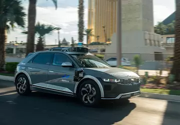 Uber uruchomił usługę bezzałogowej taksówki (ale ...