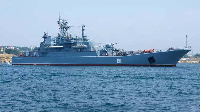 Ukraiński wywiad przy użyciu drona morskiego zatopił duży rosyjski okręt desantowy Cezar Kunikow