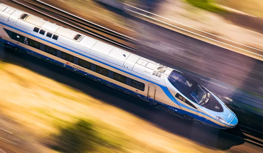 Od Bałtyku do Tatr w 7 godzin: uruchomiono pierwszy szybki pociąg do Zakopanego