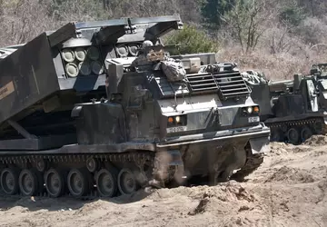 Niemcy przekażą Ukrainie 30 samobieżnych dział ...