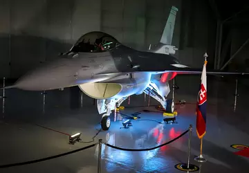 Lockheed Martin zaprezentował pierwszy zmodernizowany myśliwiec ...