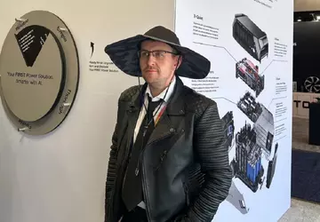 Takiego kapelusza nie miał nawet Hogwart: ...