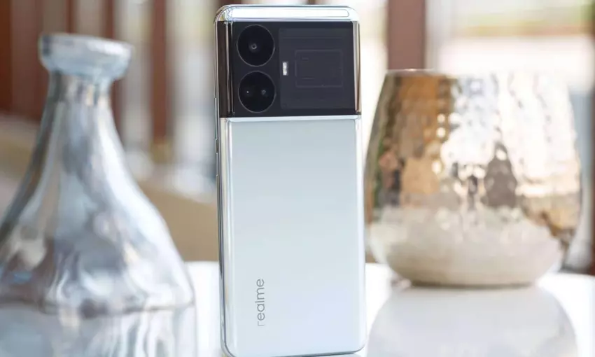 Wyciekł wygląd smartfona Realme GT Neo 6 SE