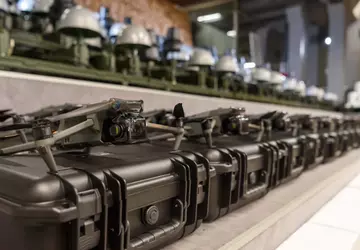 Poroszenko przekazuje Siłom Zbrojnym 3140 dronów ...