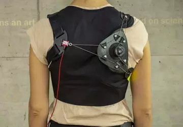 Myoshirt Opracowane tekstylne mięśnie do noszenia