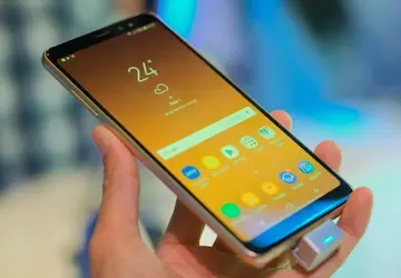 Sieć "połączyła" niektóre cechy Galaxy A6 ...