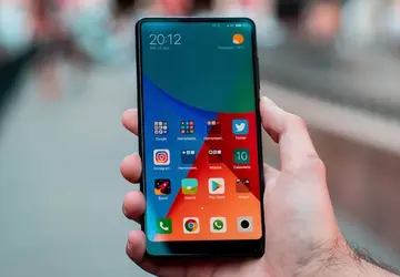 Do sieci wpłyneły obrazy powłoki MIUI ...