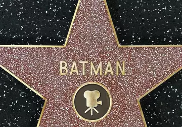 Batman otrzymuje gwiazdę na Hollywood Walk ...