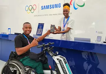 Samsung przekazał 5000 smartfonów Galaxy Z ...