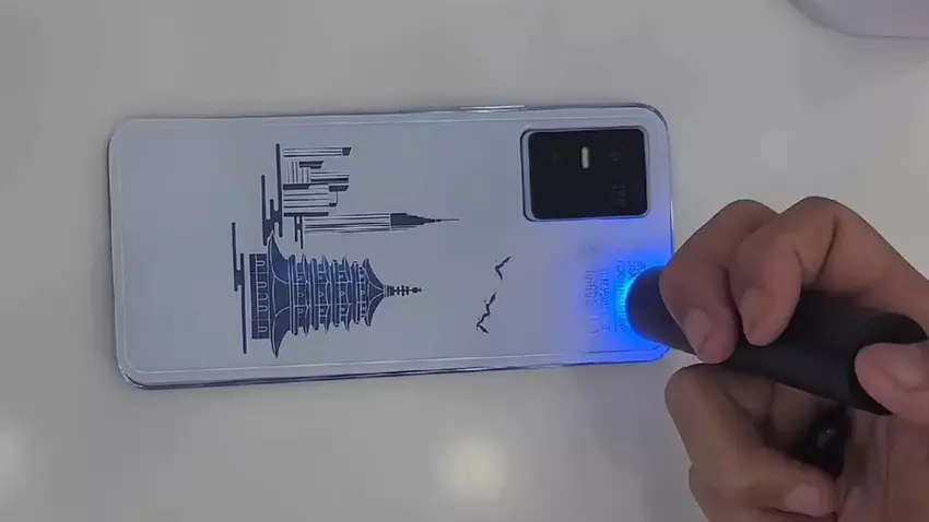 Jakiś rodzaj magii! Smartfon Vivo S10 Pro będzie mógł rysować światłem ultrafioletowym na tylnym panelu