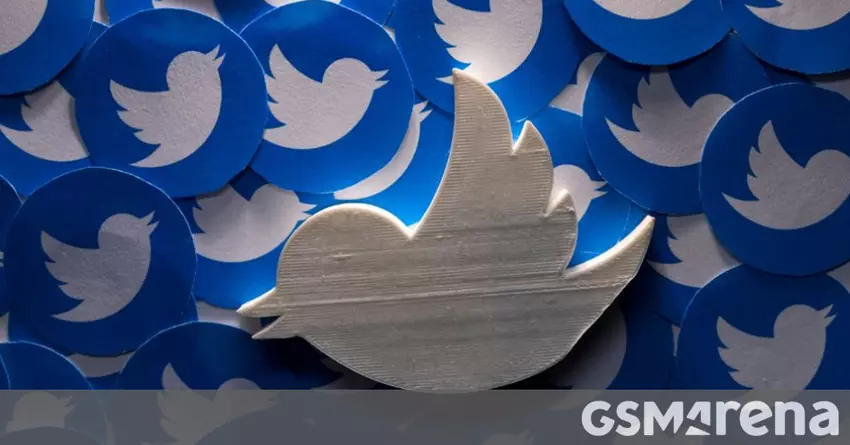 Elon Musk mówi, że przejęcie Twittera jest wstrzymane, ale nadal jest zaangażowany w przejęcie