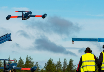 Niemcy przetestowały start drona bojowego Remote ...