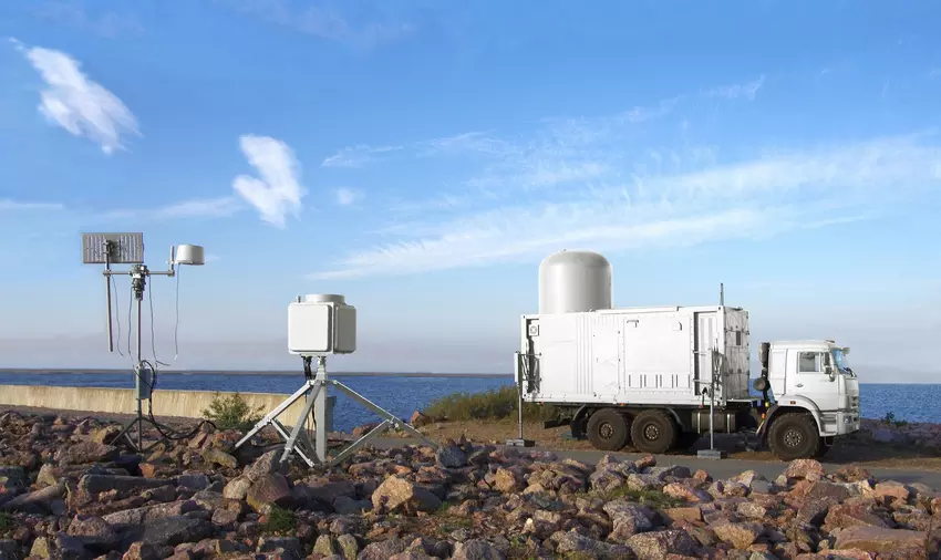 Ukraiński dron zbombardował najnowszy rosyjski kompleks radarowy ROSC-1, który ma za zadanie tłumić UAV