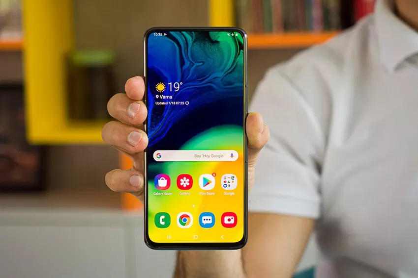 Samsung ulepszył przednią kamerę Galaxy A80 w najnowszej aktualizacji
