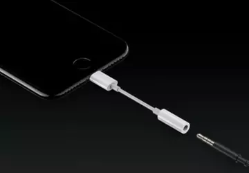 Apple wycofuje adapter Lightning dla gniazda ...