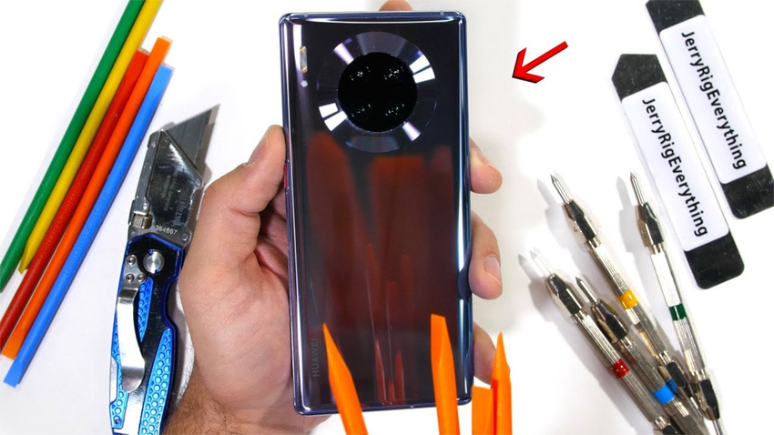 Huawei Mate Pro 30 pomyślnie przeszedł test na trwałość JerryRigEverything