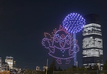 500 dronów urządziło w Nowym Jorku ...